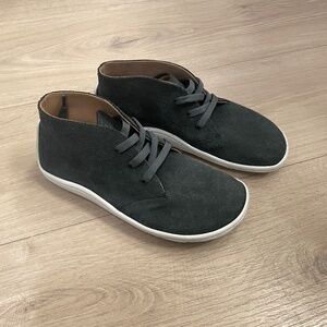 Kids vivobarefoot suede shoes